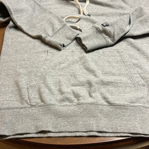 AE cotton sweatshirt- like new! - Picture 4 of 6